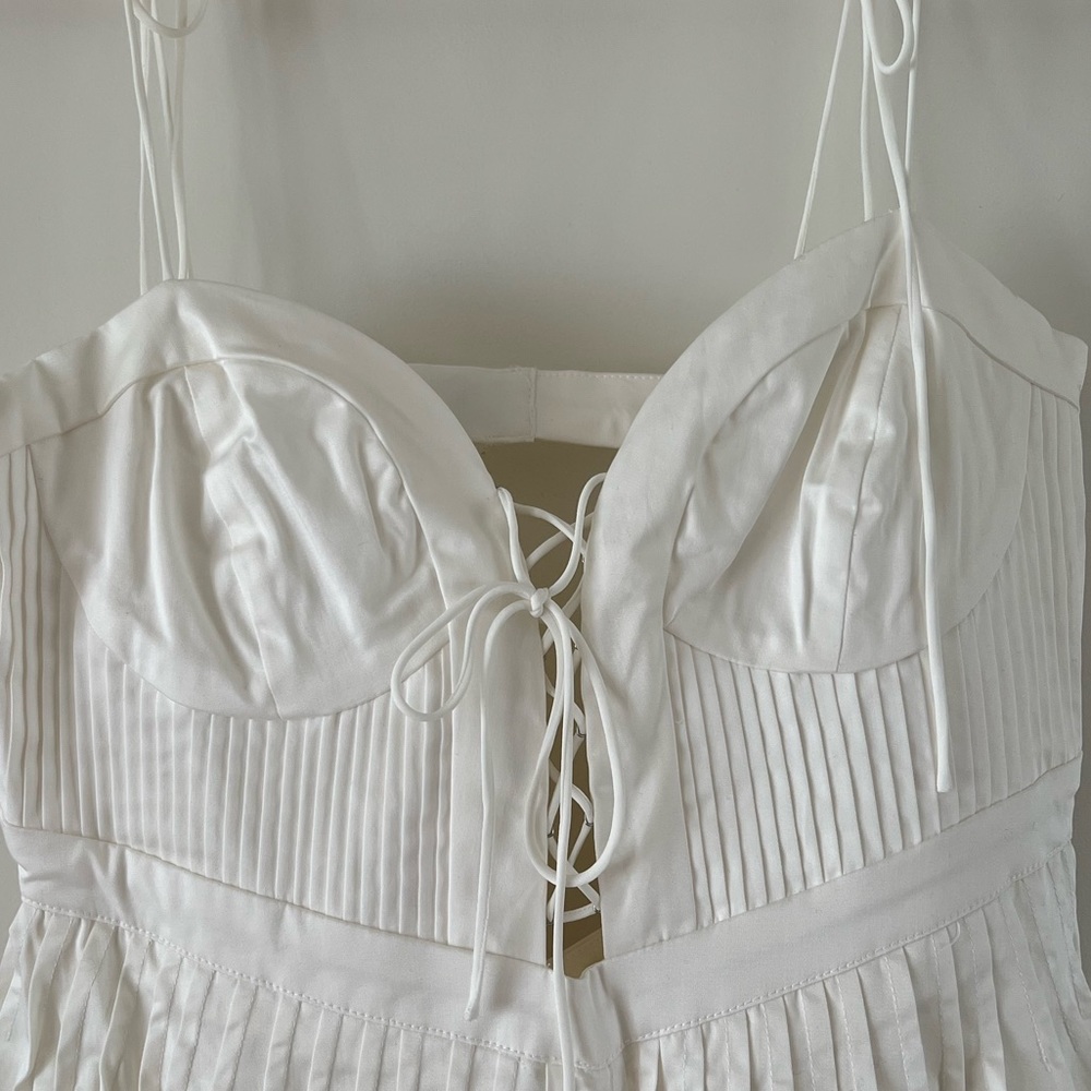 🤍FLL White peek a boo dress